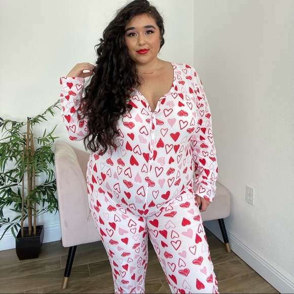 Fashion Nova, Size 1x, Full Of Love PJ Jumpsuit Onesie - Red/White - Picture 2 of 10